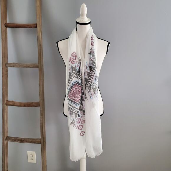 White Large Lightweight Aztec Pattern Fringe Hemmed Scarf - Picture 2 of 6